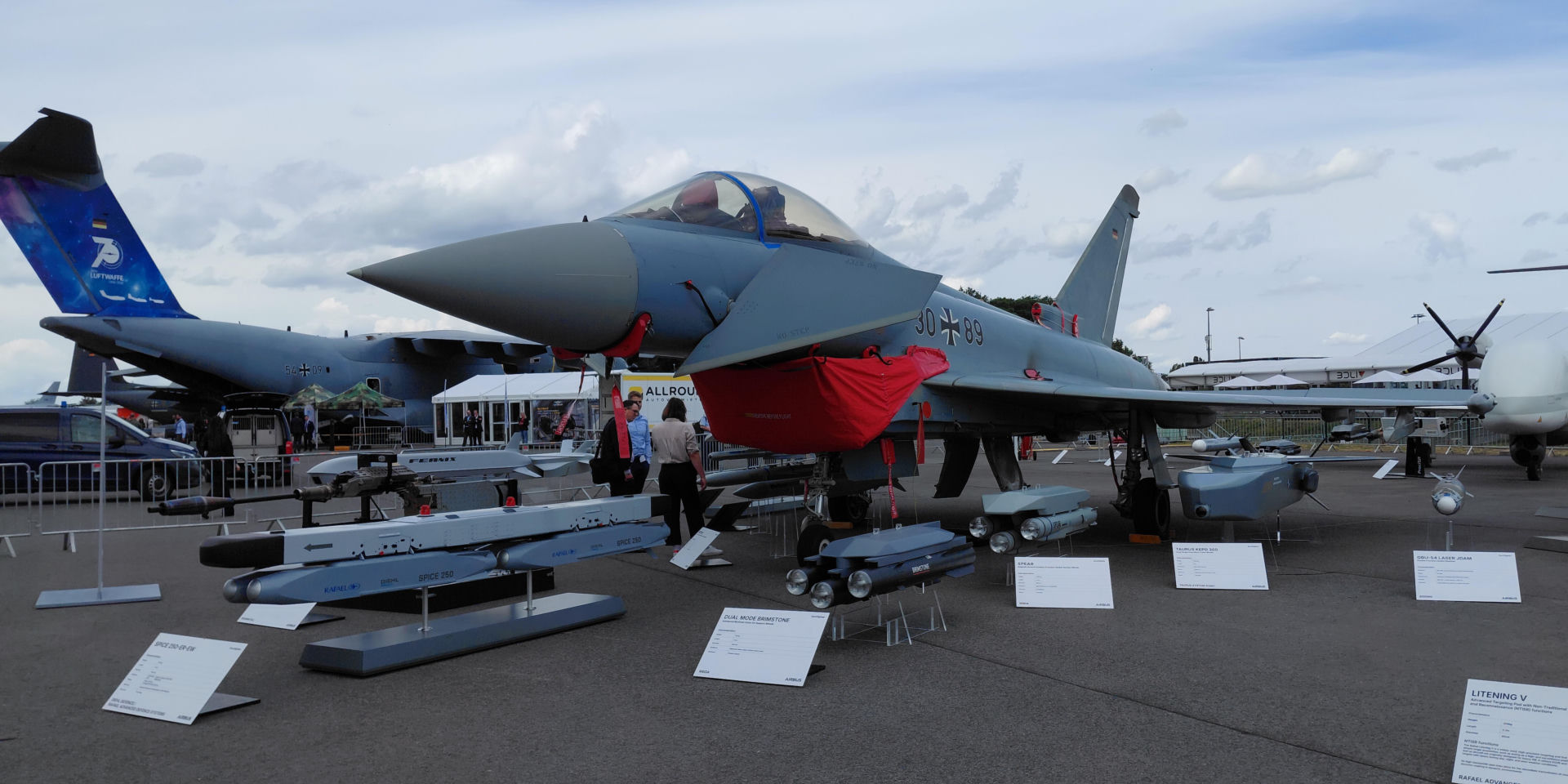 Niemiecki samolot Eurofighter Typhoon