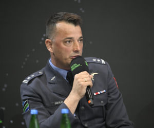 Warszawskie Targi Obronne. Scena Biała. Śmigłowiec przyszłości. Od pola walki po akcje ratownicze. Jak projektować i wybierać śmigłowce do najbardziej wymagających operacji?