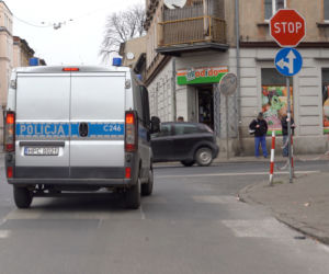 Koronawirus w Bydgoszczy. Żarty się skończyły! Policja mówi:  „ZOSTAŃ W DOMU” [WIDEO]