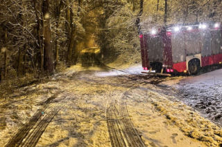 Podkarpacie pod śniegiem. Tysiące domów bez prądu, drogi sparaliżowane. Sprawdź, co dzieje się w regionie!