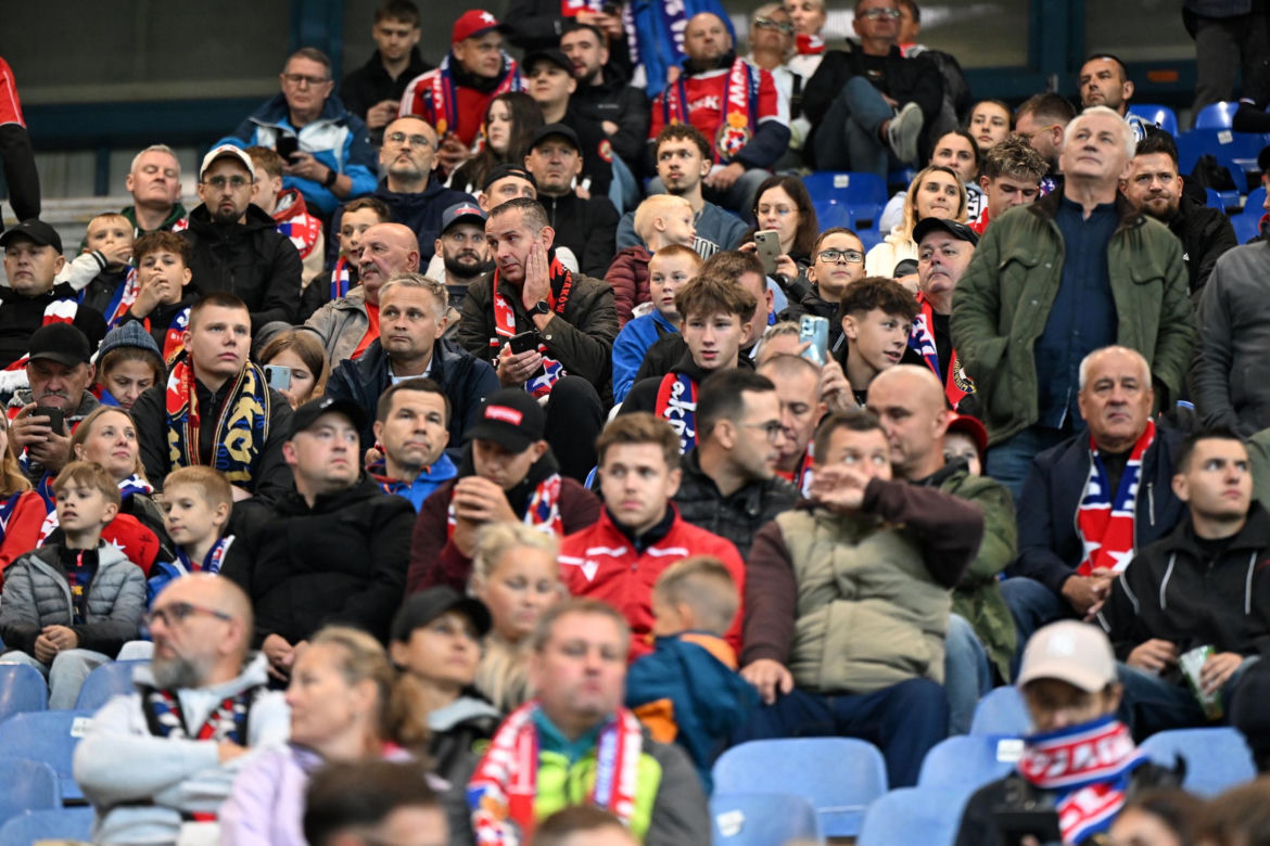 Wisła Kraków - Jagiellonia Białystok; Zdjęcia kibiców i zawodników z meczu 8. kolejki PKO BP Ekstraklasy
