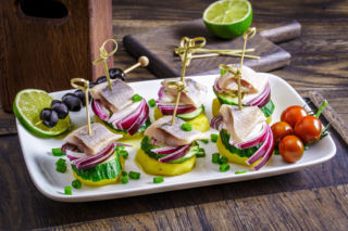 Śledzik – skąd się wzięła ta tradycja i dlaczego śledź króluje na koniec karnawału?