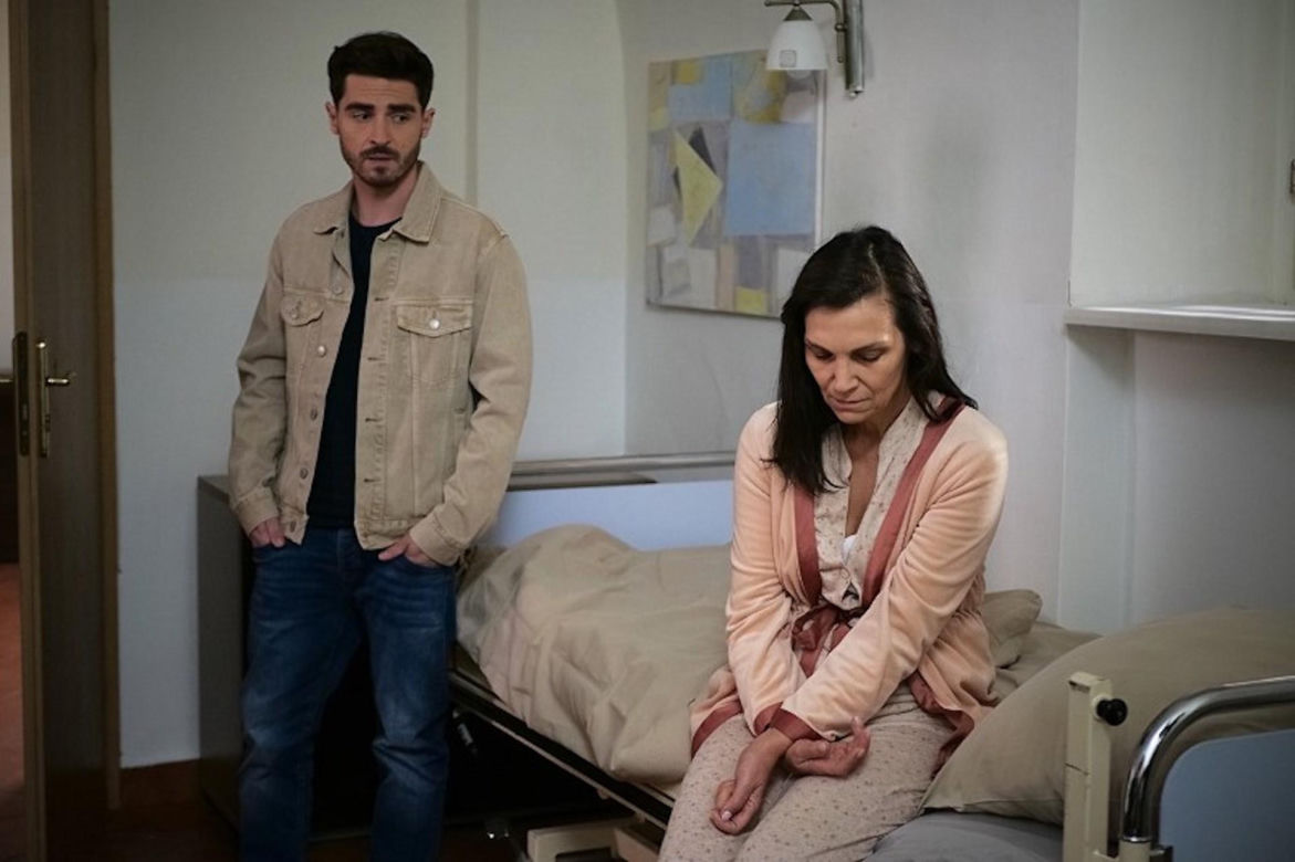 Pierwsza miłość odc. 3937. Izabela (Olga Bończyk), Kacper (Damian Kulec)