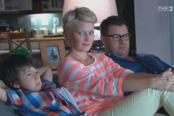 Rodzinka.pl 5 sezon odc. 113. Natalia (Małgorzata Kożuchowska), Kacper (Mateusz Pawłowski), Ludwik (Tomasz Karolak)