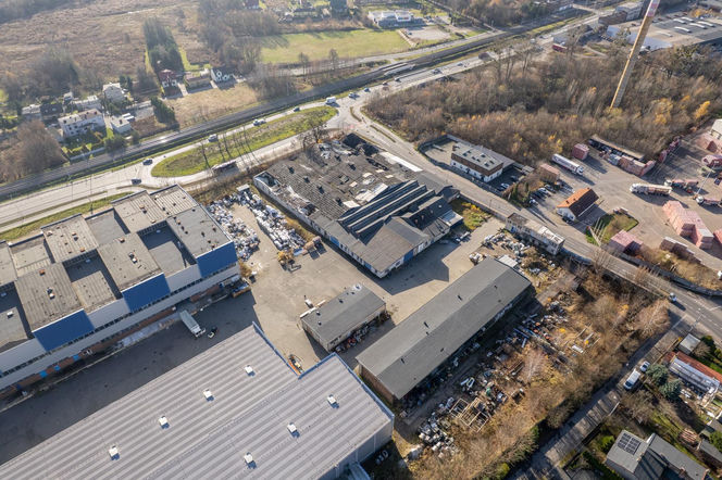 Biurowiec i magazyny wystawione na sprzedaż przez skarbówkę w Częstochowie. Kupisz je za "drobniaki"
