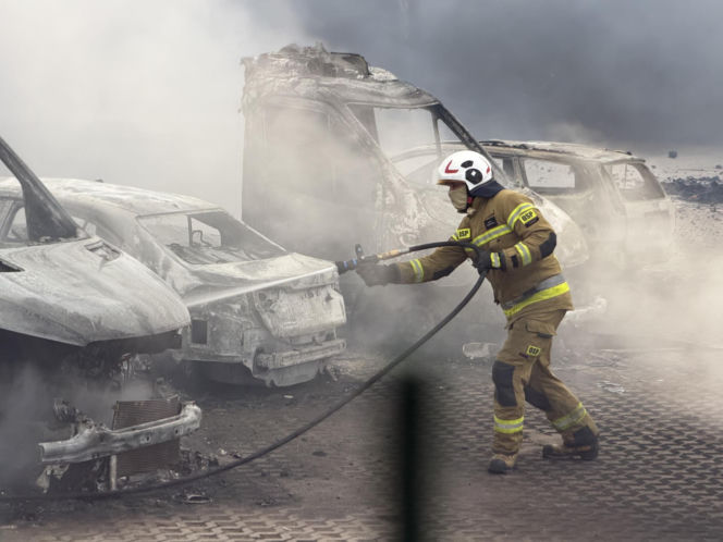 Potężny pożar w Czosnowie