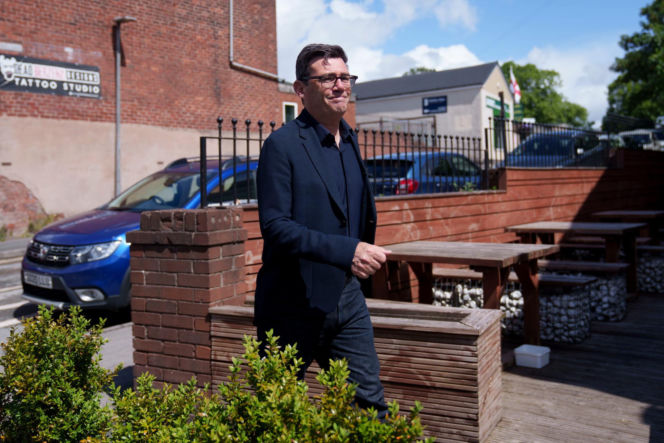Andy Burnham został w poniedziałek 59. premierem Wielkiej Brytanii - potwierdził Pałac Buckingham