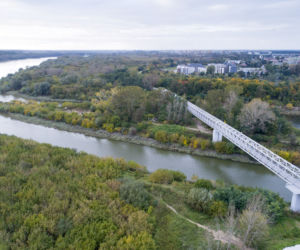 Kładka nad Kanałem Żerańskim