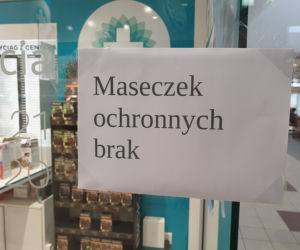 W aptekach brakuje maseczek ochronnych