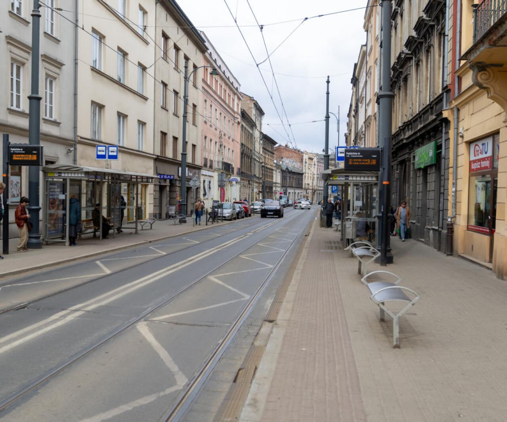 Koniec koszmaru pasażerów. Na tej ulicy samochody notorycznie blokowały tramwaje