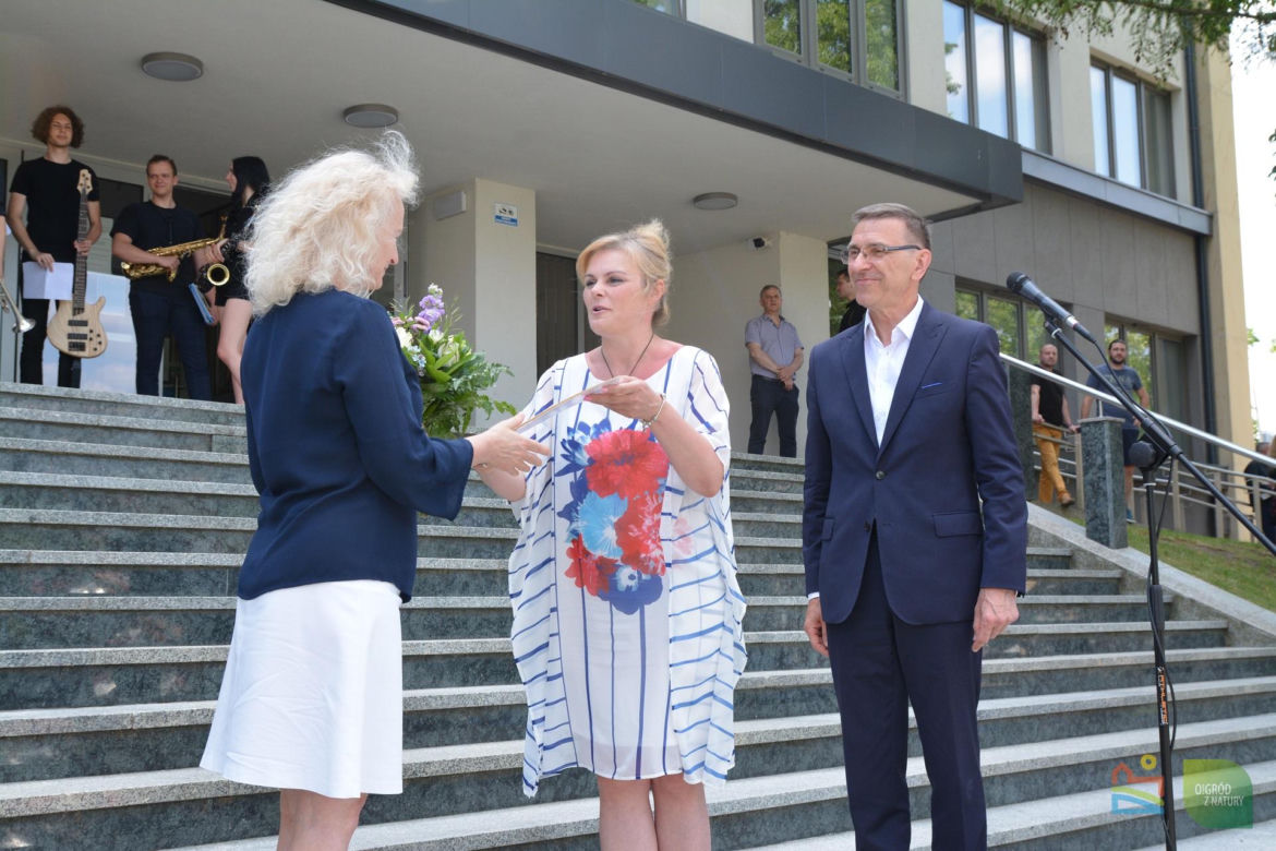 Olsztyn. Niezwykłe przejście dla pieszych. Zamiast zebry jest... klawiatura fortepianu! [ZDJĘCIA]