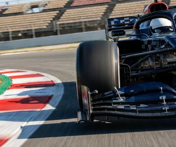 Polak jako szef wchodzi do Formuły 1, nie chodzi o Kubicę!