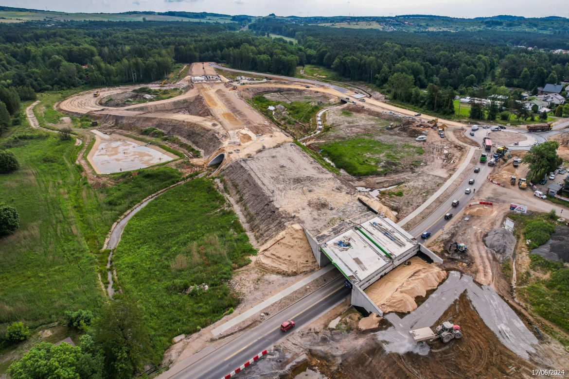 Plac budowy pierwszej części obwodnicy Zawiercia i Poręby w czerwcu 2024 r.