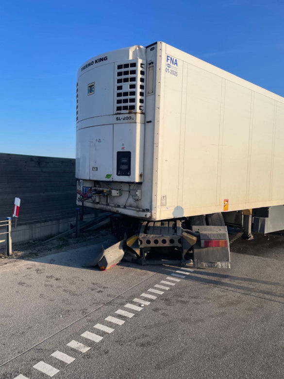 Śląskie: Wypadek na A1. Kobieta trafiła do szpitala. Gigantyczny korek