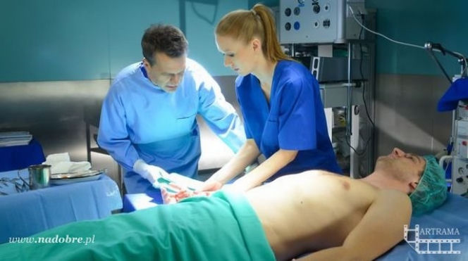 NA DOBRE i NA ZŁE, odc. 508. Przemek (Marcin Rogacewicz), Falkowicz (Michał Żebrowski), Wiktoria (Katarzyna Dąbrowska)