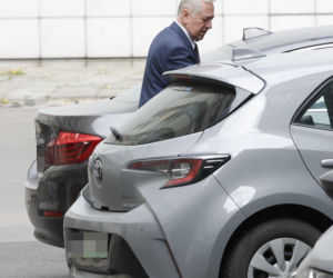 Kaczyński prosi o pieniądze