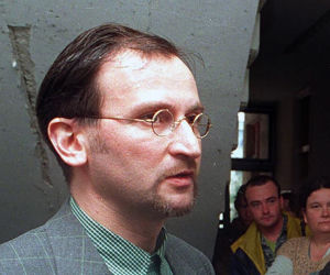 Europoseł potępiał gejów. Przyłapano go na orgii z 25 facetami!