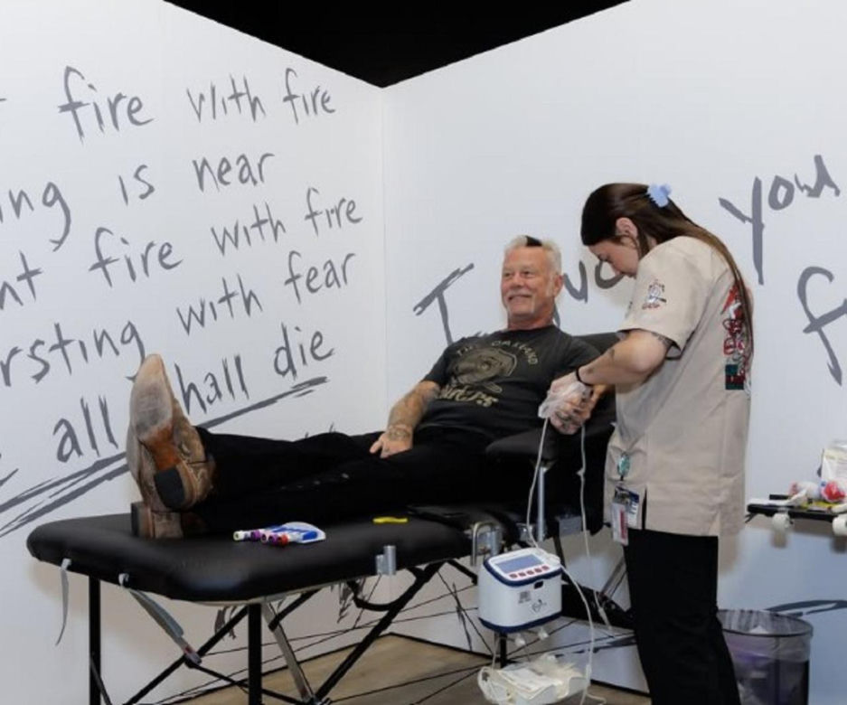 James Hetfield zaprezentował nową fryzurę! Muzyk tak szykuje się do rezydencji Metalliki w Sphere?