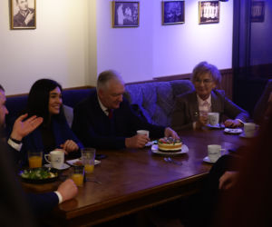 Pierwsze zdjęcia Jarosława Gowina. Polityk o walce z chorobą: Wróciłem tak silny, jak nigdy