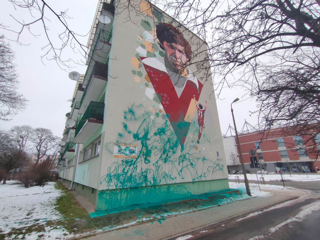 Akt wandalizmu przy Piłsudskiego. Zniszczono dwa murale