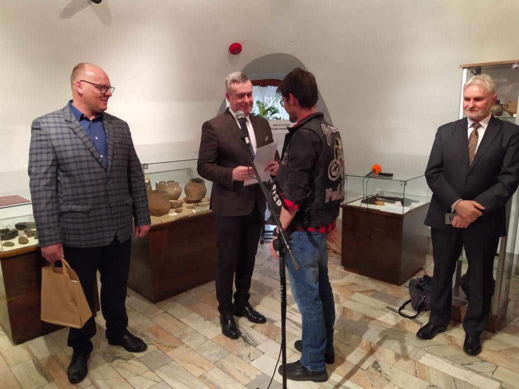 Fotorelacja z wernisażu wystawy "Historia żużla. Czarny sport w Siedlcach"