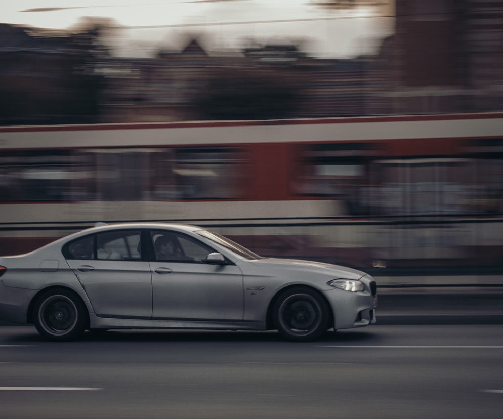 Pijany kierowca bmw taranował samochody