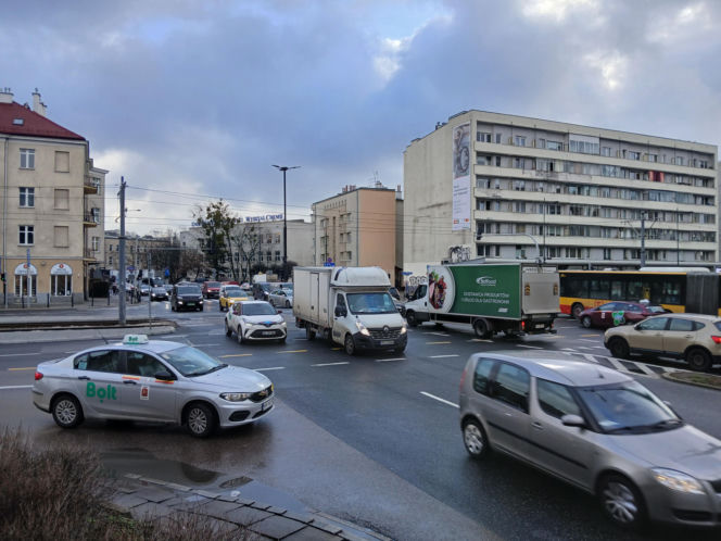 Skrzyżowanie ulic Grójeckiej, Wawelskiej i Kopińskiej w Warszawie