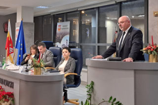 Budżet 2026 pow. tarnowskiego: Mniej inwestycji, rośnie zadłużenie 