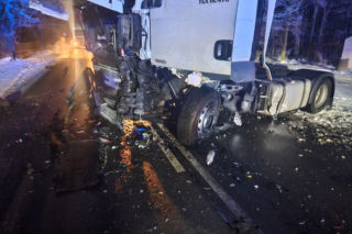 Dramatyczny wypadek na DK71 w Łodzi. Kierowca po reanimacji trafił do szpitala