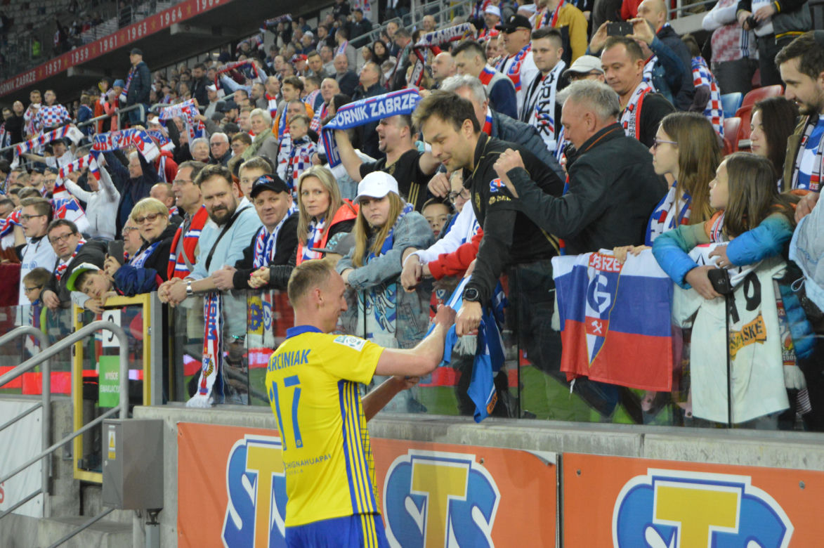 Górnik Zabrze - Arka Gdynia: Nieważny styl, ważne punkty [ZDJĘCIA KIBICÓW]