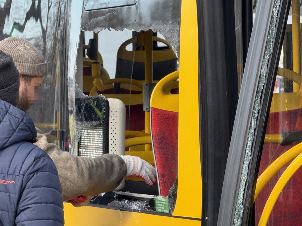 Zderzenie autobusu miejskiego
