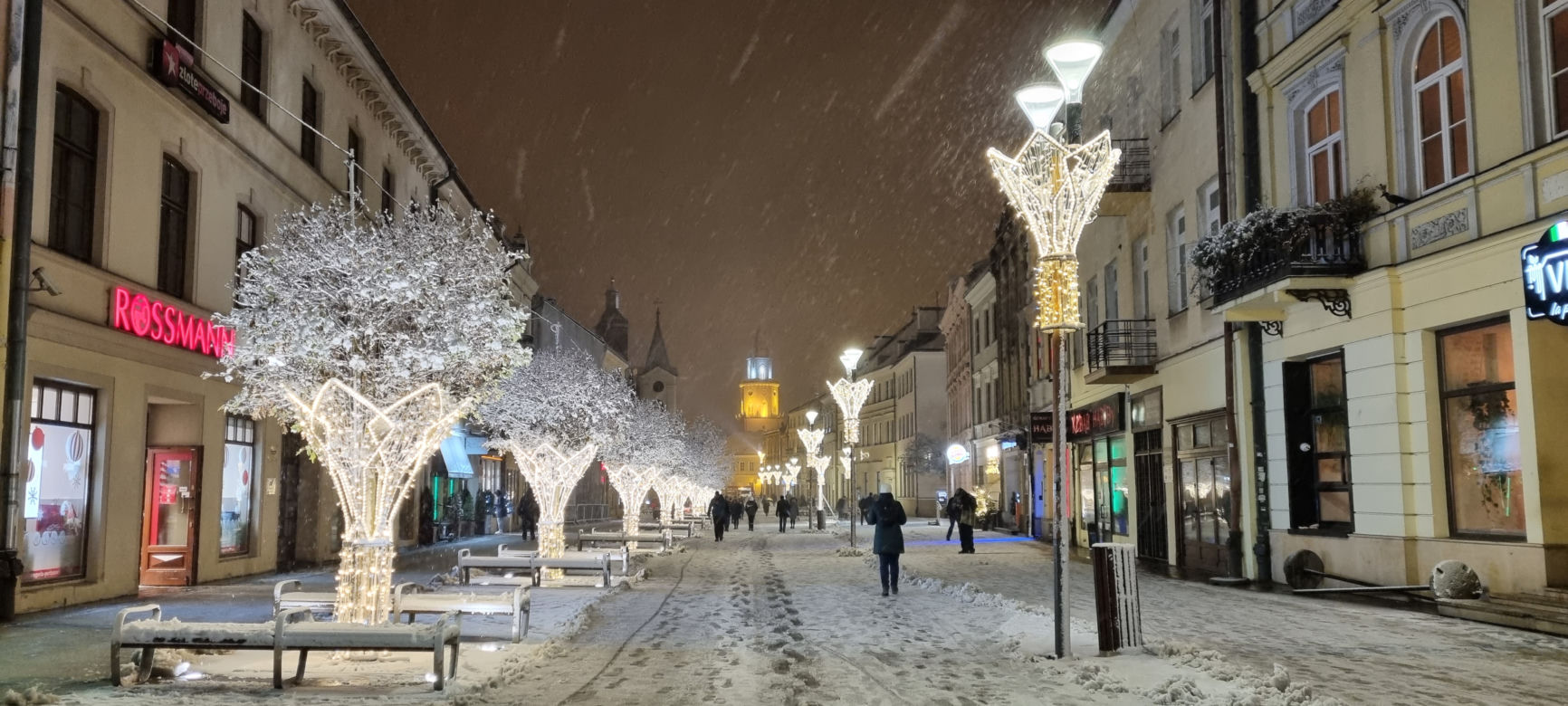 W Lublinie czuć klimat zbliżających się świąt. Iluminacje już świecą [GALERIA]
