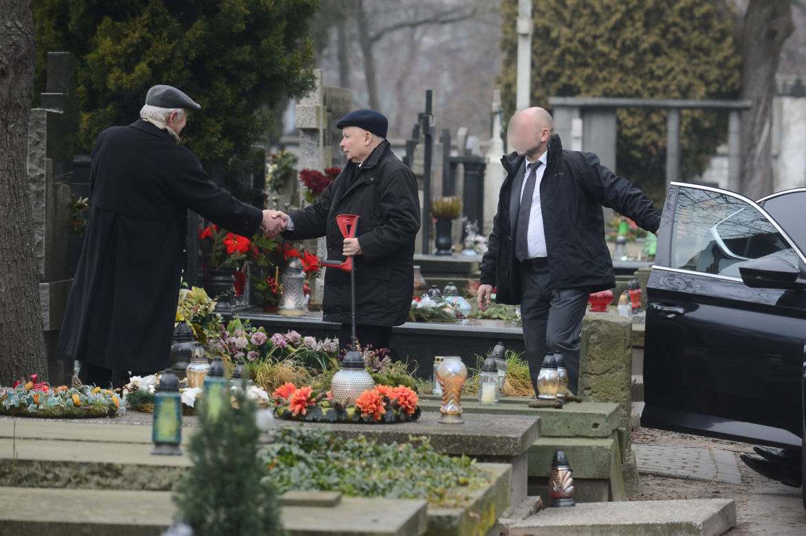 Jarosław Kaczyński po ciężkiej operacji kolana