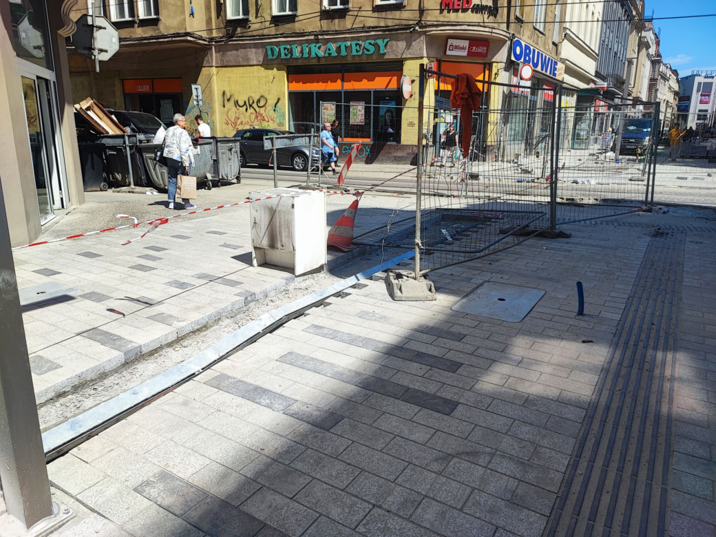 Ulica Dworcowa w Bytomiu nadal rozkopana