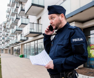 Koronawirus w Trójmieście. Tak policjanci sprawdzają czy przestrzegasz kwarantanny