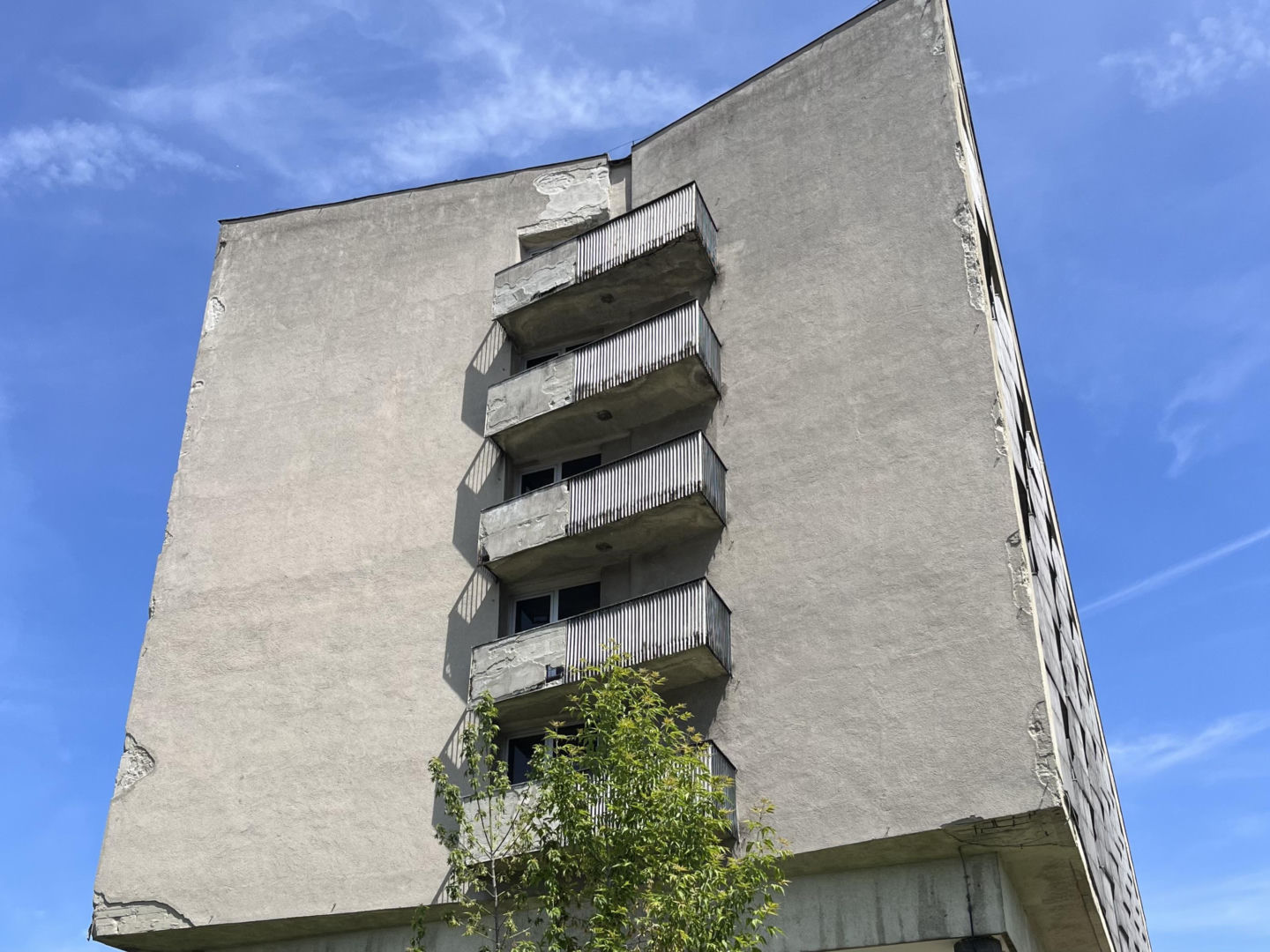 Hotel Cracovia w Krakowie się sypie