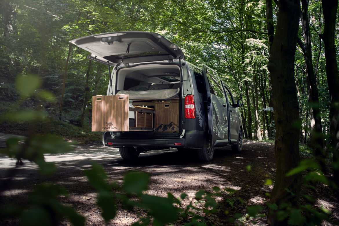 Toyota Proace Verso Kamper Tour Box zbudowana przy współpracy z firmą Escape Vans
