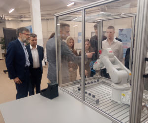 W Grudziądzu otwarto Centrum Programowania Robotów Przemysłowych
