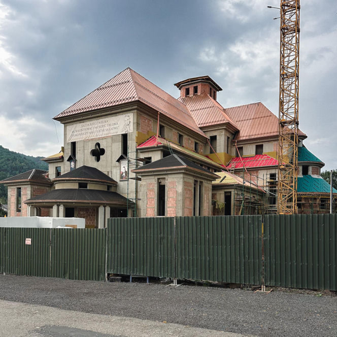 Budowa nowego kościoła w Ochotnicy Dolnej