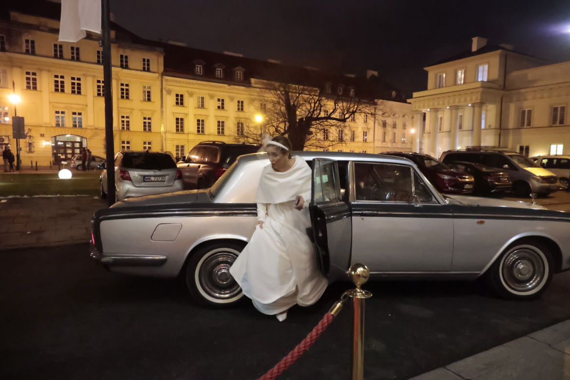 Ślub Patkowskiego i Semeniuk. Powitanie młodej pary