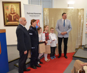 „Plastyczne Oscary” i mosty między pokoleniami. Wielki finał konkursów w ramach kampanii „Widzę – rozmawiam – reaguję” w Siedlcach