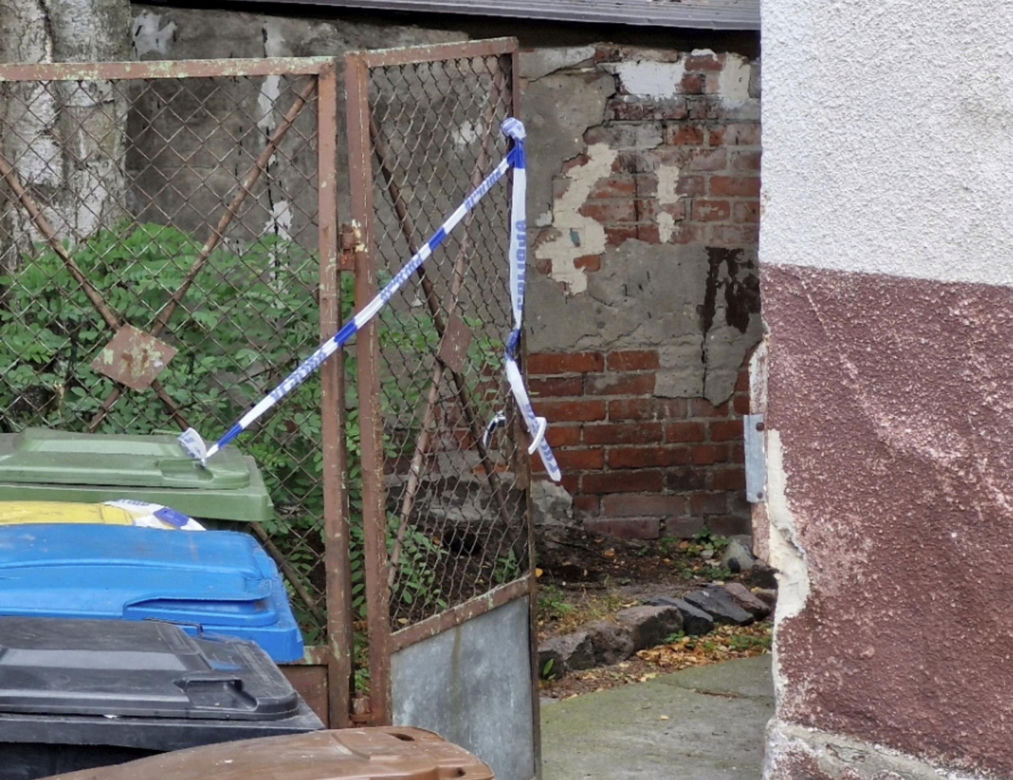 Policjantka śmiertelnie raniła mężczyznę z nożem