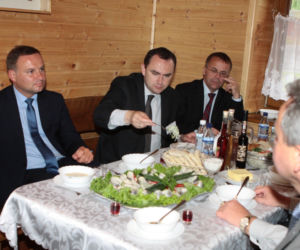 Tak PiS degustuje nalewki na Podkarpaciu