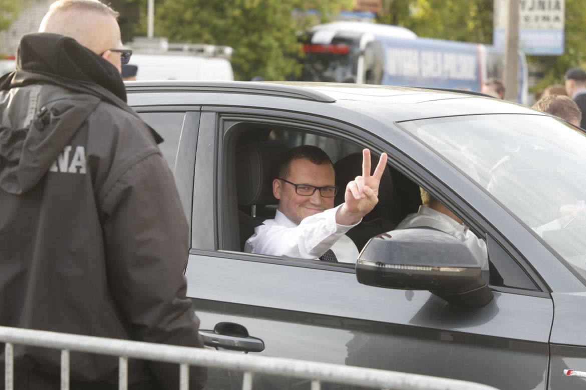 Karol Nawrocki przyjechał do TVP. Symboliczny gest i mocne wsparcie z zaplecza