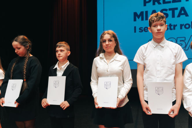 Najzdolniejsi uczniowie odebrali stypendia Prezydenta Miasta Siedlce