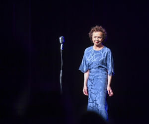 Pamiętacie jej debiut w Czterdziestolatku? Tak przez dekady zmieniała się Joanna Szczepkowska