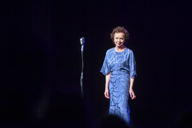 Pamiętacie jej debiut w "Czterdziestolatku"? Tak przez dekady zmieniała się Joanna Szczepkowska