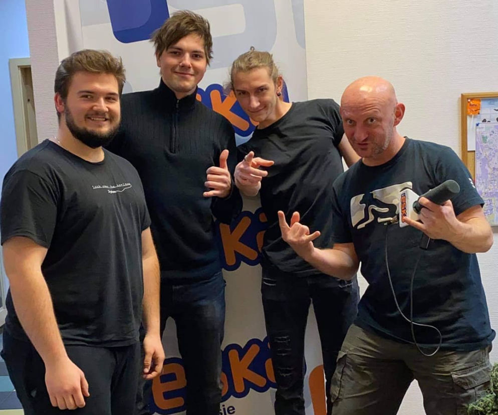 Zespół Blind Box i reporter Eski Elbląg, Krzysiek Jaworski