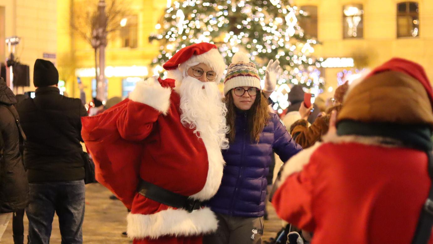 Lublin rozbłysnął milionem światełek! Iluminacje w mieście już działają [GALERIA]