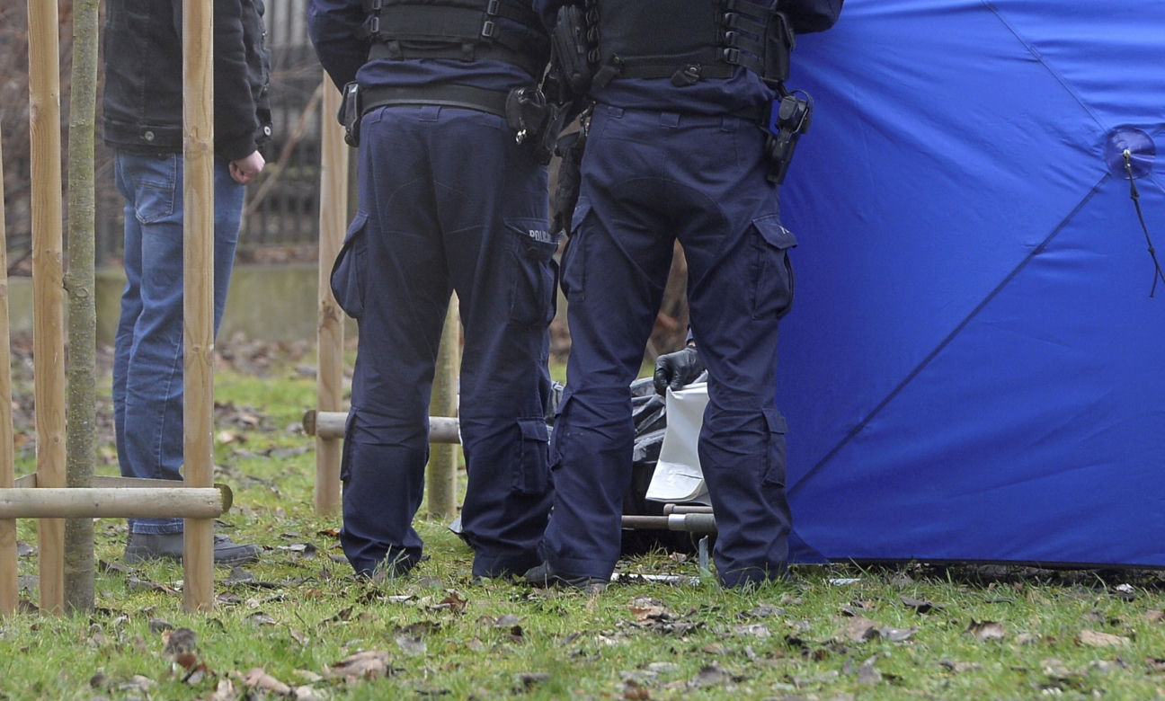Tragedia na Mokotowie. Zwłoki młodziutkiej kobiety na szkolnym boisku